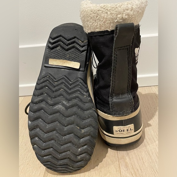Women’s Sorel winter boots - Picture 4 of 4
